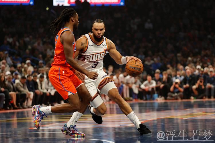 亚历山大砍28+8 雷霆狂胜49分横扫太阳晋级NBA杯四强 亚历山大砍28+8 雷霆狂胜49分横扫太阳晋级NBA杯四强